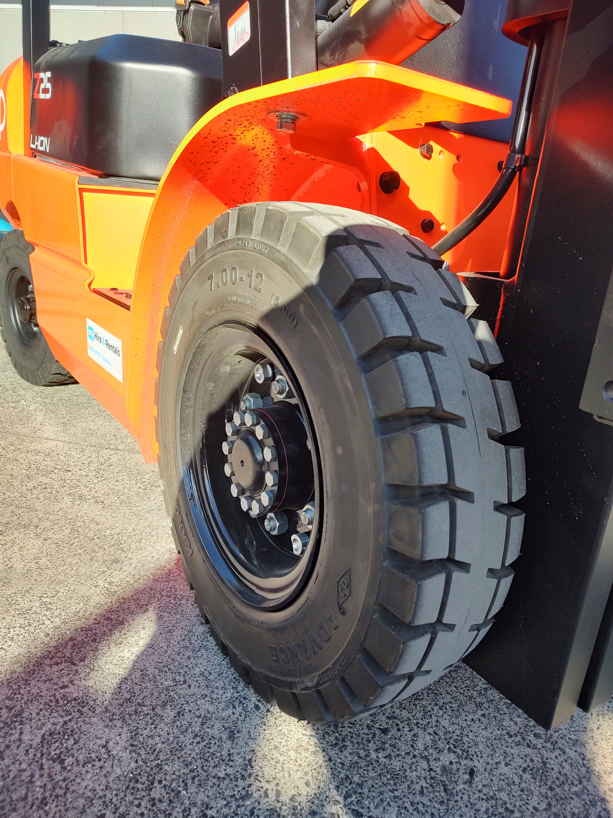 [EP] Rental - 2.5 Tonne Counterbalance Forklift (Lithium)