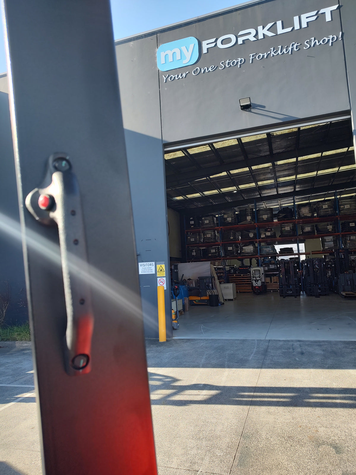 [EP] Rental - 2.5 Tonne Counterbalance Forklift (Lithium)