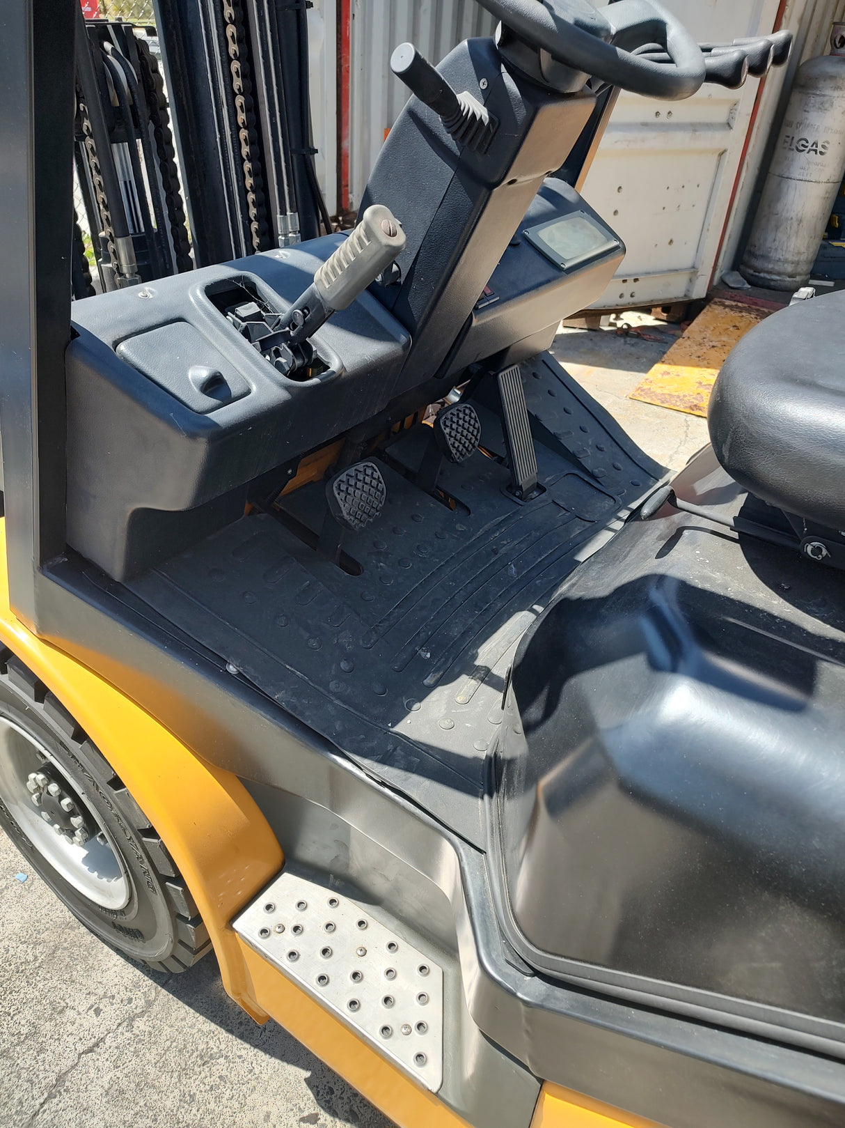 [XCMG] 2.5 Tonne Counterbalance Forklift (LPG & Petrol)