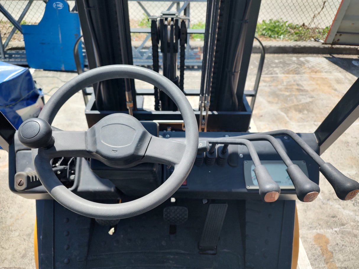 [XCMG] 2.5 Tonne Counterbalance Forklift (LPG & Petrol)