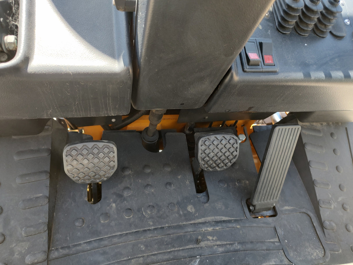 [XCMG] 2.5 Tonne Counterbalance Forklift (LPG & Petrol)